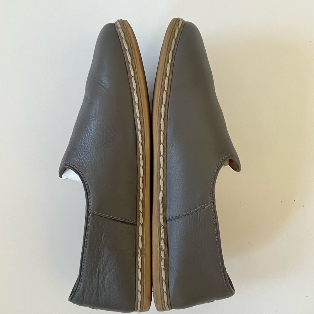 Charix Classic Slip-On, Gray, Size 38 - Picture 2 of 11